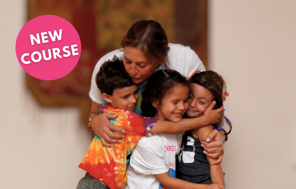 Scherzando con la gentilezza - Una risorsa divertente, coinvolgente e di impatto per aiutare i bambini a sviluppare e praticare la gentilezza attraverso lo yoga, il gioco e la consapevolezza